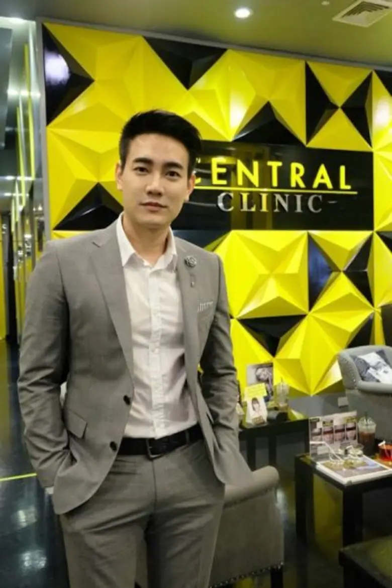 ห่างหายจากหน้าจอทีวีไปพักใหญ่ สำหรับพระเอ...