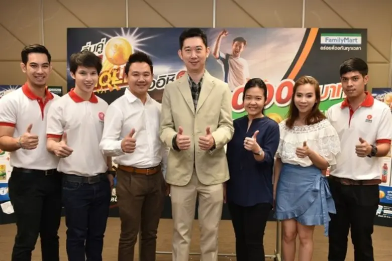 ภากรณ์ ทิวเจริญ (กลาง) ผู้ช่วยกรรมการผู้จ...