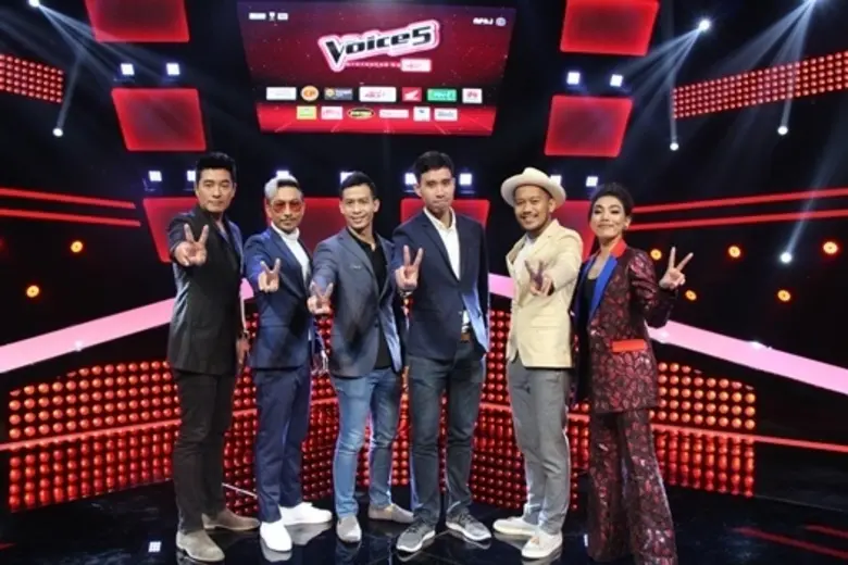 ภูธิชย์ เธียรธิติกุล (ที่3จากซ้าย) ผู้จัด...