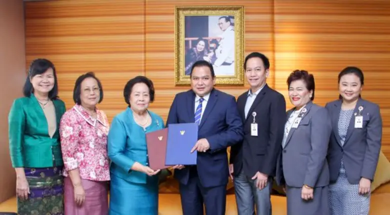 ดร.ชาคริต ศึกษากิจ ประธานเจ้าหน้าที่บริหา...