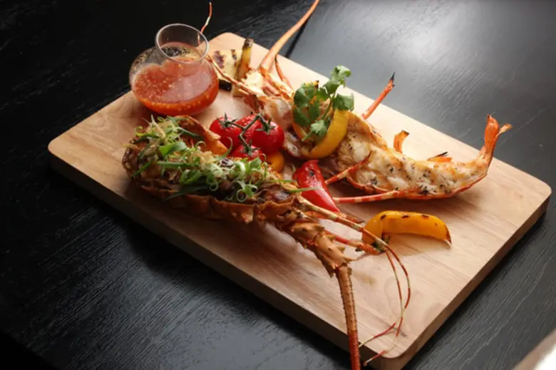 ห้องอาหารแฟลร์ และฮอไรซัน โรงแรมฮิลตัน พัทยา เสิร์ฟความอร่อยจากราชาแห่งทะเลใต้ 'ภูเก็ตล็อบสเตอร์’