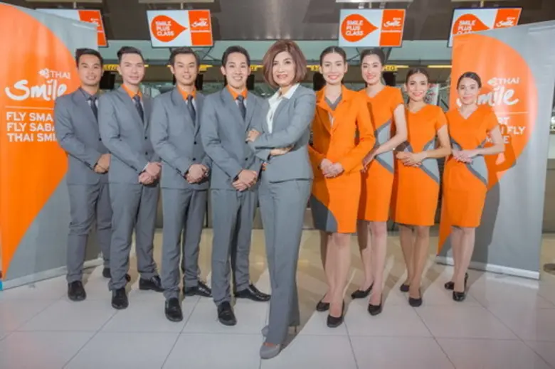 เนตรนภางค์ ธีระวาส (กลาง) รองประธานเจ้าหน...