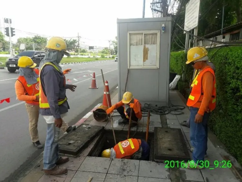 โครงการรถไฟฟ้าสายสีเขียว(เหนือ) ช่วงหมอชิต-สะพานใหม่-คูคต จัดกิจกรรม “ลอกท่อระบายน้ำเพื่อคนที่เรารัก”ตามแนวสายทางการก่อสร้างของโครงการฯ