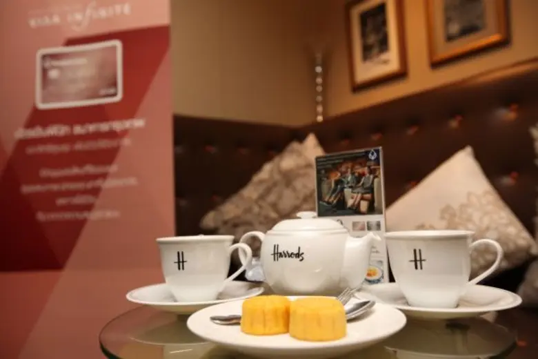 ไบรอัน ฮอล์ ประธานกรรมการบริหาร โรงภาพยนต...