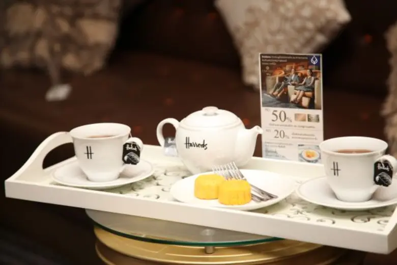 ลูกค้าบัตรอินฟินิท ธนาคารกรุงเทพ รับฟรี Harrods Moon Cake 1 ชุด เมื่อซื้อบัตรชมภาพยนตร์ที่โรงภาพยนตร์ เอ็มบาสซี ดิโพลแมทสกรีน