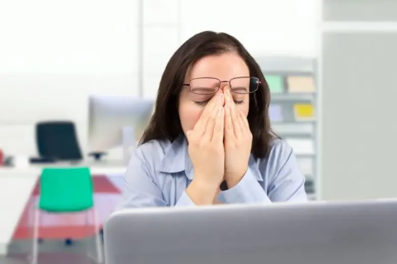 จ้องคอมทั้งวัน รู้ไหมว่าทำร้ายสุขภาพตาแค่ไหน?