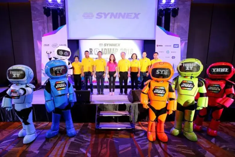 นางสาวสุธิดา มงคลสุธี (ที่ 4 จากซ้าย) ประ...