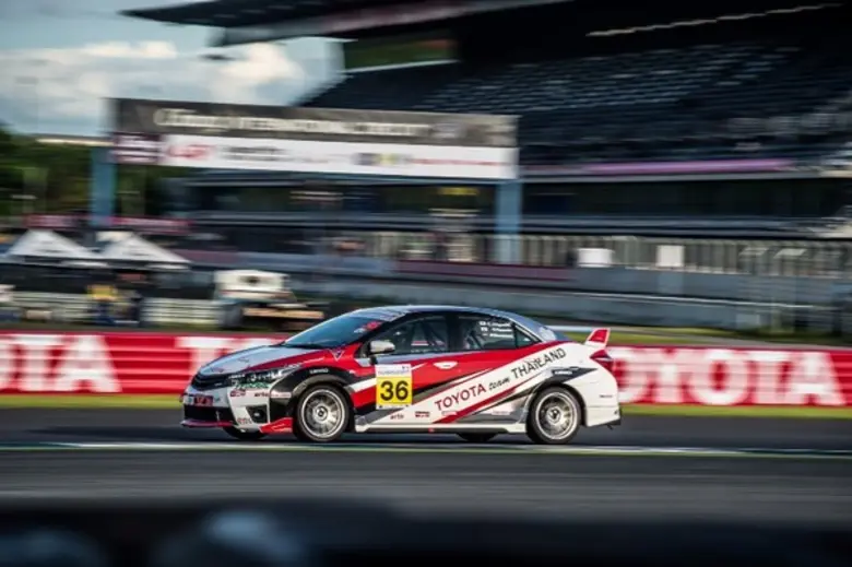 “โตโยต้า ทีมไทยแลนด์” สุดแกร่งคว้าอันดับ 1 และ 2 ในศึกมาราธอน “RAAT Thailand Endurance Championship International 2016” สนามบุรีรัมย์