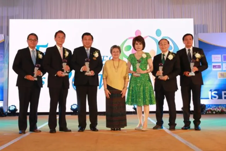 ดร.รัชฎา ฟองธนกิจ นายกสมาคมส่งเสริมธุรกิจ...