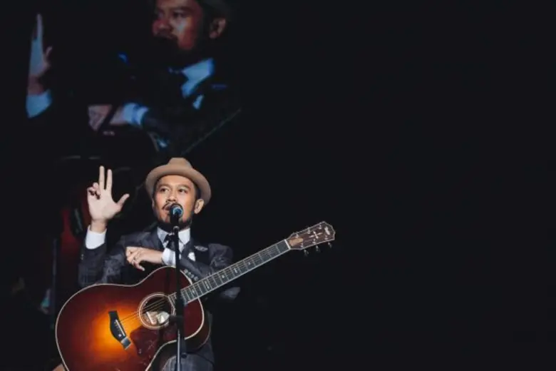 9 หนุ่มหล่อจัดเต็ม ครบทุกอรรถรส “คูลฟาเรนไฮต์ 93 present Love Laugh Cry with 9 Men”