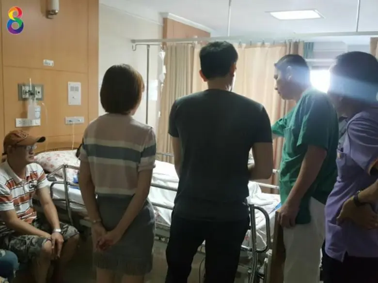 “ฟลุค-แอปเปิ้ล” ควบรถหรู ชน “มอเตอร์ไซค์” พังยับ ยัน! รับผิดชอบเต็มที่