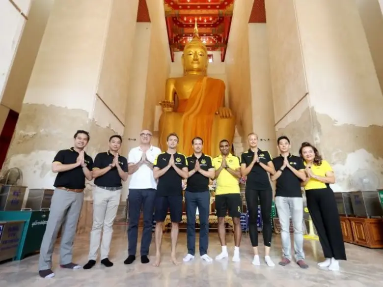 สโมสรโบรุสเซีย ดอร์ทมุนด์- ประมวลภาพกิจกรรม "ลาร์ส ริคเคน" เยือนสุพรรณบุรี