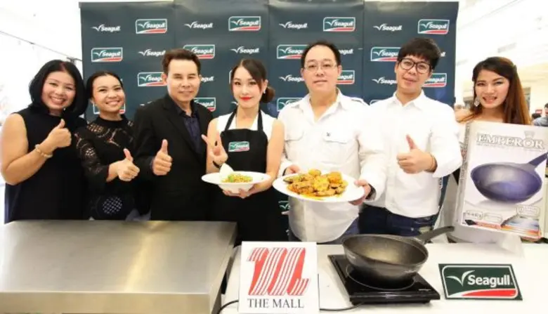 คุณพงษ์พัฒน์ วรรัตนธรรม ผู้อำนวยการฝ่ายขา...