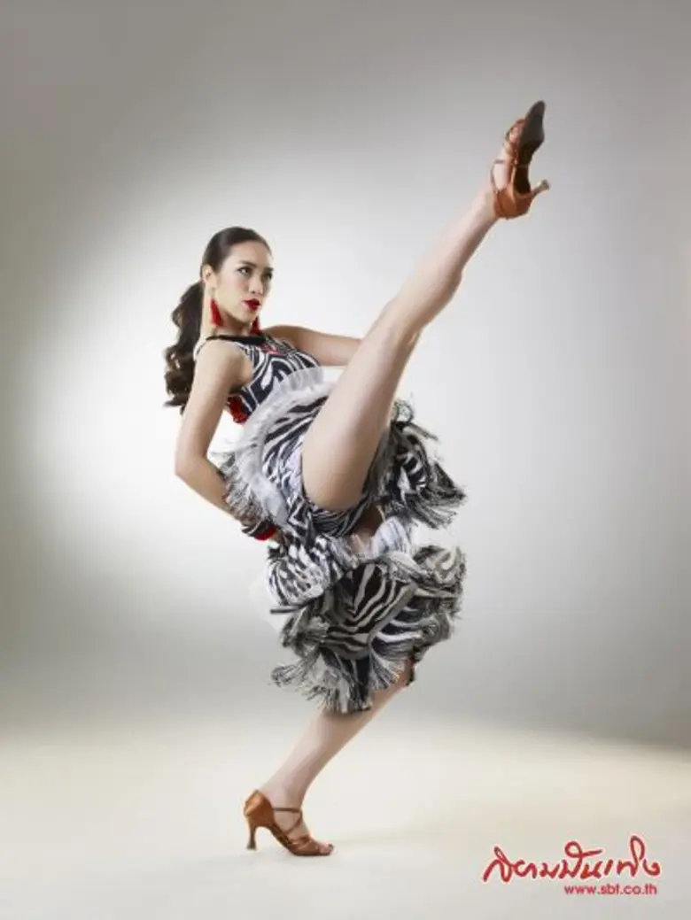 ครบเครื่องสาวรุ่นใหม่ที่ทั้งสวยทั้งเก่ง พ...