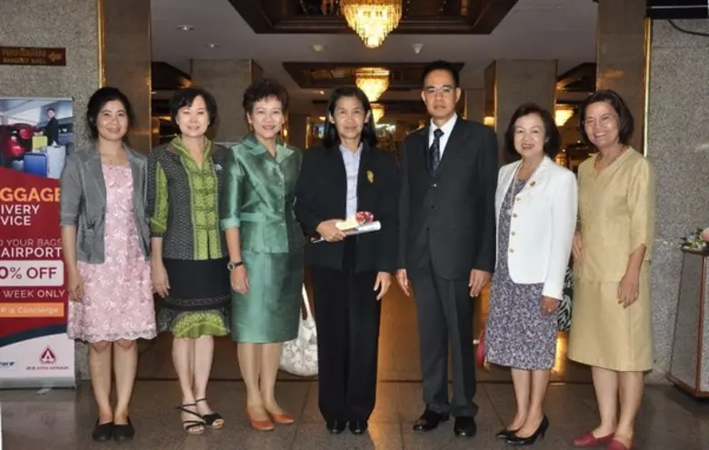 แพทย์หญิงประนอม คำเที่ยง รองปลัดกระทรวงสา...