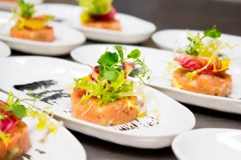 อิ่มอร่อยไม่อั้นกับบุฟเฟ่ต์สุดอลังการ พร้อมเมนูพิเศษ อาหารทะเลจากอลาสก้า ตลอดเดือนกันยายน 2559 ณ ห้องอาหารออร์คิด คาเฟ่ โรงแรม เชอราตัน แกรนด์ สุขุมวิท