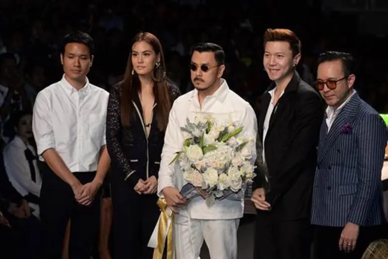 คุณวรศิษย์ ตุรงค์สมบูรณ์ (ที่ 4 จากซ้าย) ...