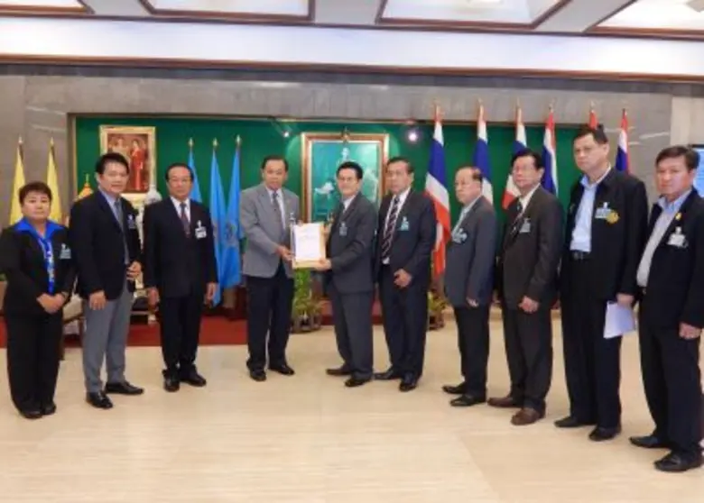 พลโท ดร.วีระ วงศ์สรรค์ ประธานกรรมการ ชุมน...