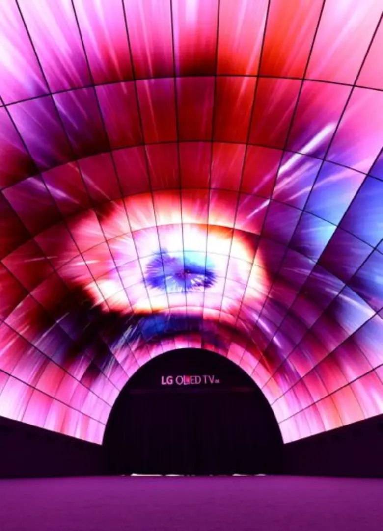 แอลจีเผยโฉมหน้าจอ OLED Tunnel ที่ใหญ่ที่สุดในโลกในงาน IFA 2016