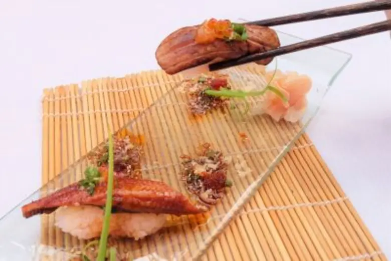 เดอะรูฟ แกสโตร ชั้น 25 สยาม แอ็ท สยาม ดีไซน์ โฮเต็ล...