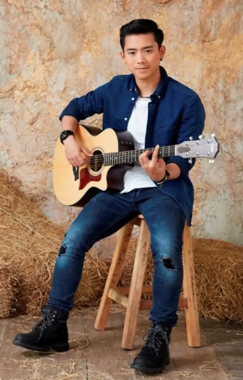 ยอมใจศิลปินหนุ่มใต้ สไตล์บ้านๆ เดช อิสระ อาร์สยาม เ...