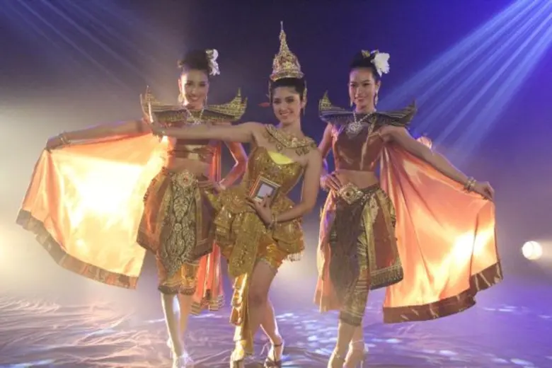 โซฟี่ อัปสรสิริ สุดอึด!!! ถ่าย MV “แก๊งนางฟ้า 4 ภาค” เที่ยงวันยันเที่ยงคืน