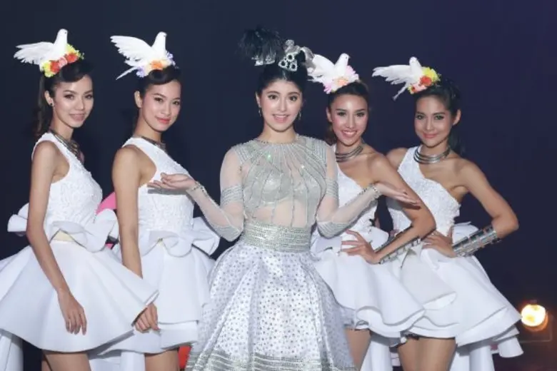 โซฟี่ อัปสรสิริ สุดอึด!!! ถ่าย MV “แก๊งนางฟ้า 4 ภาค” เที่ยงวันยันเที่ยงคืน