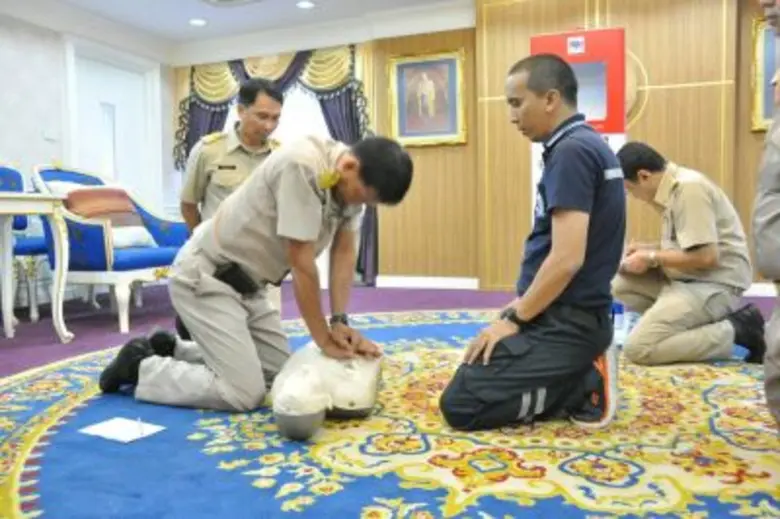 สพฉ.ร่วมกับมูลนิธิการแพทย์ฉุกเฉินแห่งชาติมอบเครื่องฟื้นคืนคลื่นหัวใจด้วยไฟฟ้าแบบอัตโนมัติ(AED) ให้กับกรมบัญชีกลาง