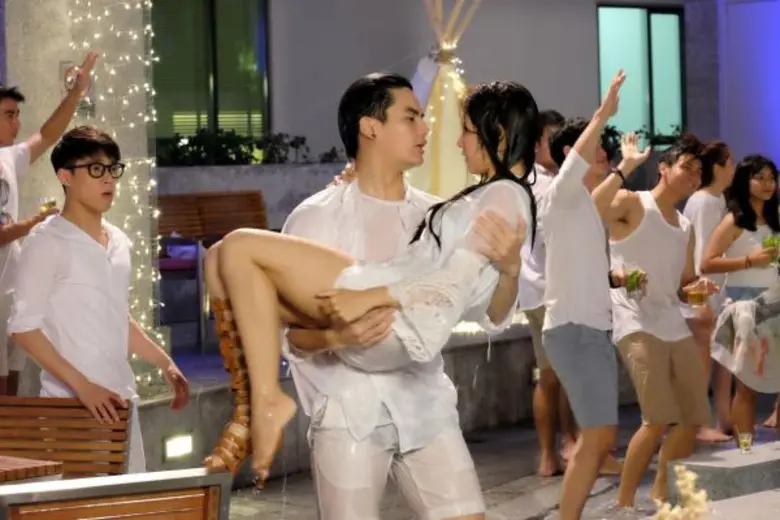 “ฮั่น” กุ๊กกิ๊กลื่นไหล อุ้ม “ใบเฟิร์น” ส่งถึงห้อง!!