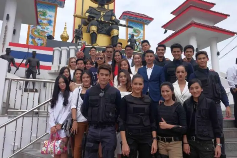 ได้ฤกษ์ดีบวงสรวงละคร "หักลิ้นช้าง" และ "เ...