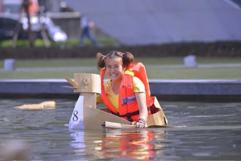 ประเพณีรับน้องสุดแนว “ปล่อยเป็ด”