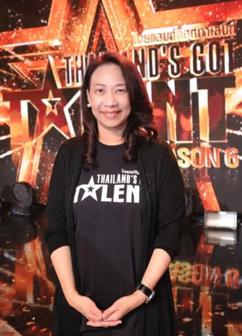 ผลิตภัณฑ์แชมพูเคลียร์ร่วมสนับสนุนและเปิดโ...