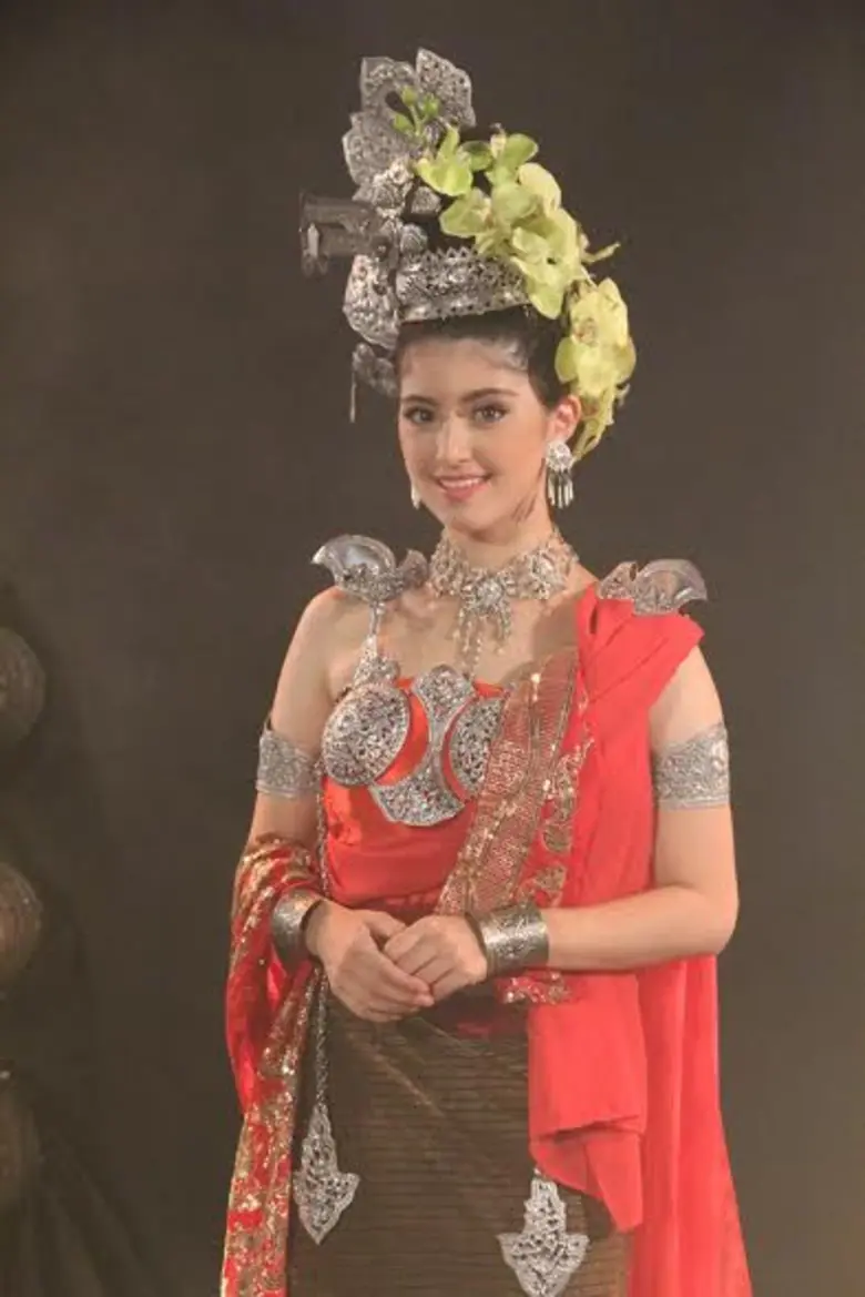 โซฟี่-อัปสรสิริ กดดันขึ้นแท่นนางเอกเต็มตัว!!! ทุ่มเกินร้อยทั้งร้องทั้งเต้นในละคร “นางฟ้าเปื้อนฝุ่น”