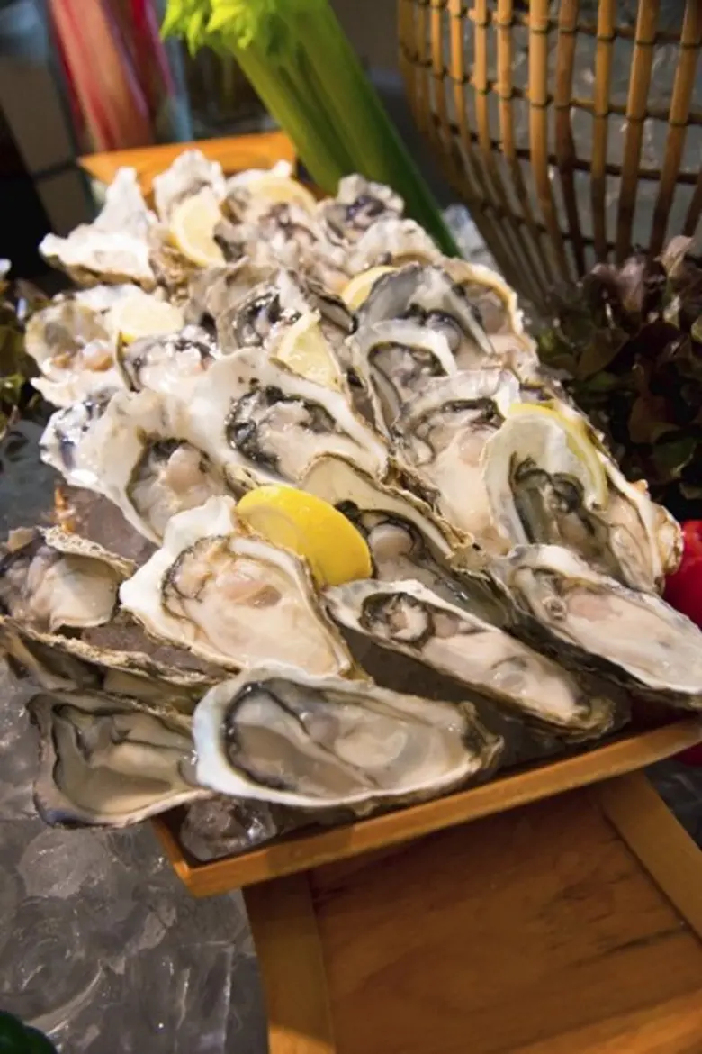 อิ่มอร่อยกับเทศกาลอันดามัน ซีฟู้ด บุฟเฟ่ต์นานาชาติซีฟู้ดมื้อค่ำ ณ ห้องอาหาร ดิ เอท โรงแรมเมอร์เคียว กรุงเทพฯ สยาม