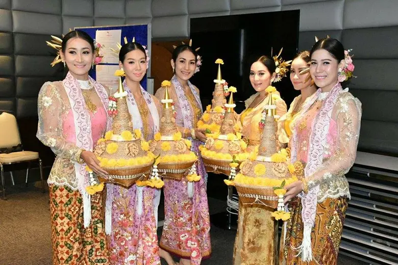 ทำบุญเหอ ทำบุญวันสารท ยกหฺมฺรับดับถาด ไปร...