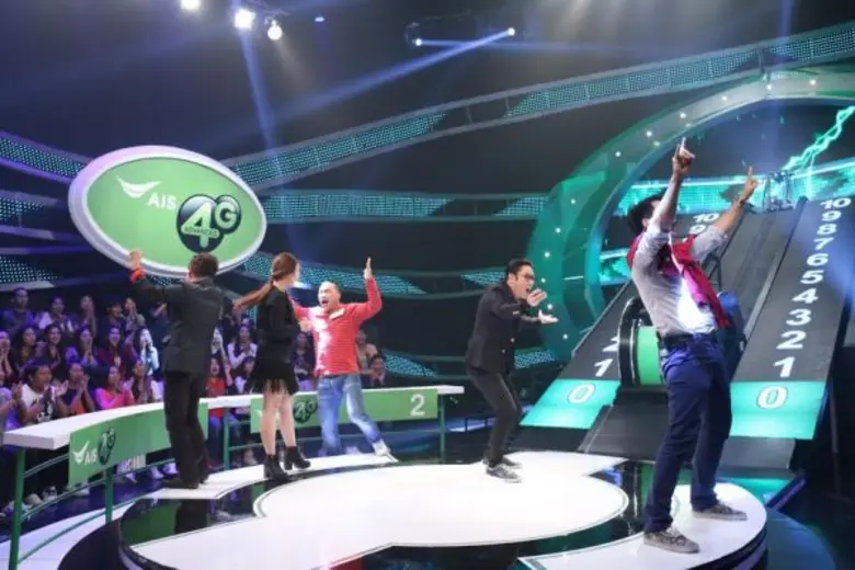 ระเบิดศึกแชมป์ชนแชมป์ ขับเคี่ยวกันมาแบบคู...