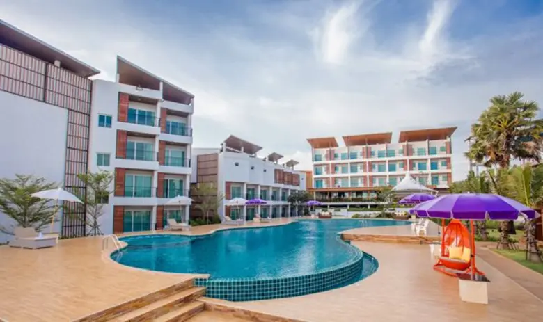 โปรโมชั่นวันธรรมดาน่าเที่ยว กับเมืองต้องห้ามพลาด โรงแรม เซนต์ โทรเปซ บีช รีสอร์ท จ.จันทบุรี (Saint Tropez Beach Resort Hotel)