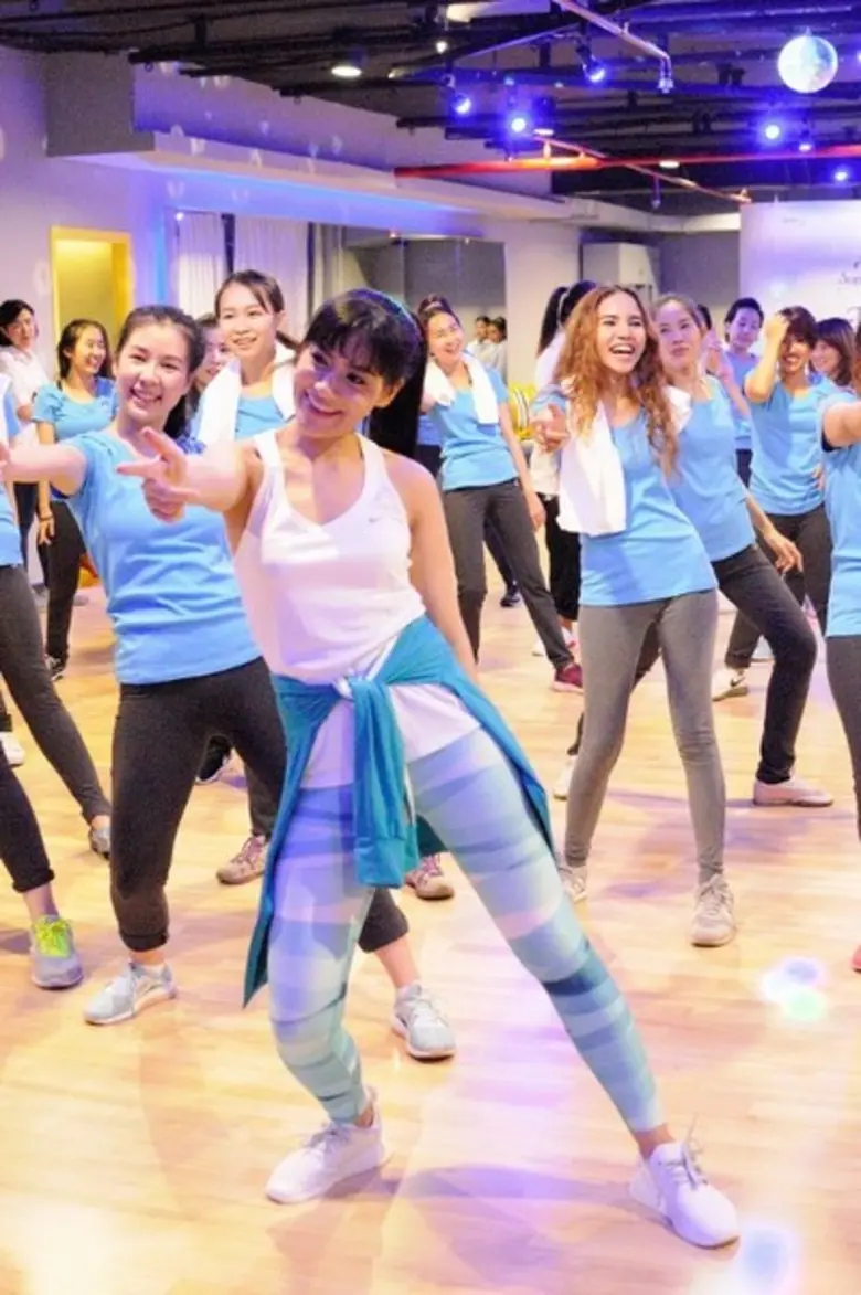 คิม นำทีมสาวรักสุขภาพ ดูแลตัวเองให้สวยครบสูตร จากภายในสู่ภายนอก