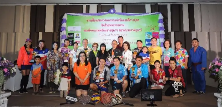 ดร.ดลพิวัฒน์ ปรีดาวิภาต นายกสมาคมศิษย์เก่...