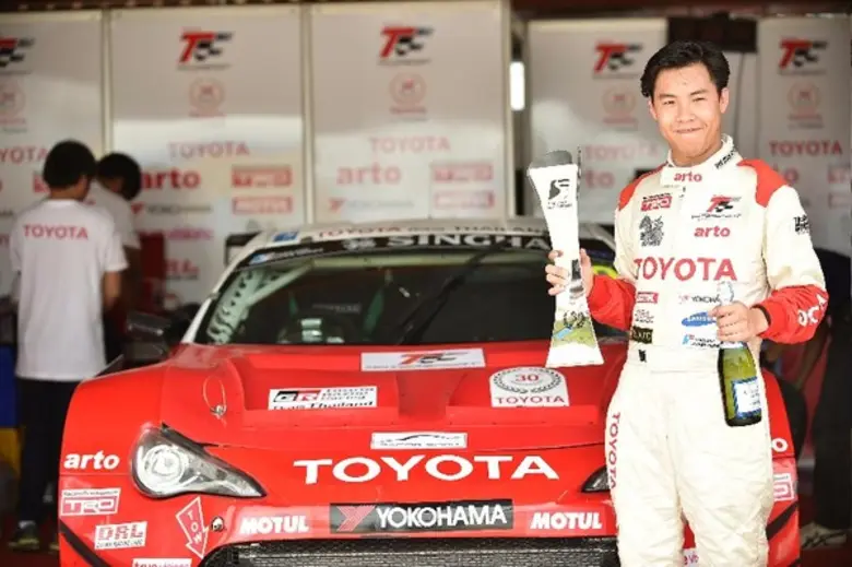 “โตโยต้า ทีมไทยแลนด์” แรงต่อเนื่อง “เบียร์-ธนากร” สปีดดีเต็มที่คว้าที่ 1 สองเรซติด ลุ้นจ่อโพเดียมแชมป์ประจำปีของ “Thailand Super Series 2016”