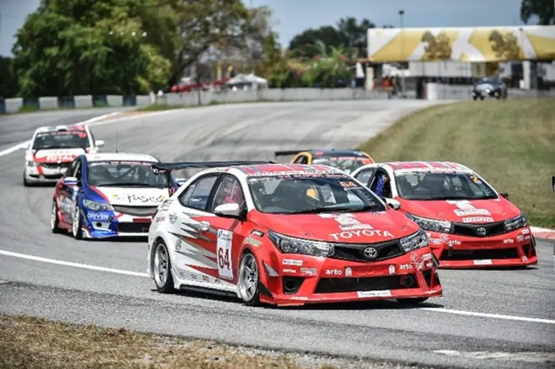 “โตโยต้า ทีมไทยแลนด์” แรงต่อเนื่อง “เบียร์-ธนากร” สปีดดีเต็มที่คว้าที่ 1 สองเรซติด ลุ้นจ่อโพเดียมแชมป์ประจำปีของ “Thailand Super Series 2016”