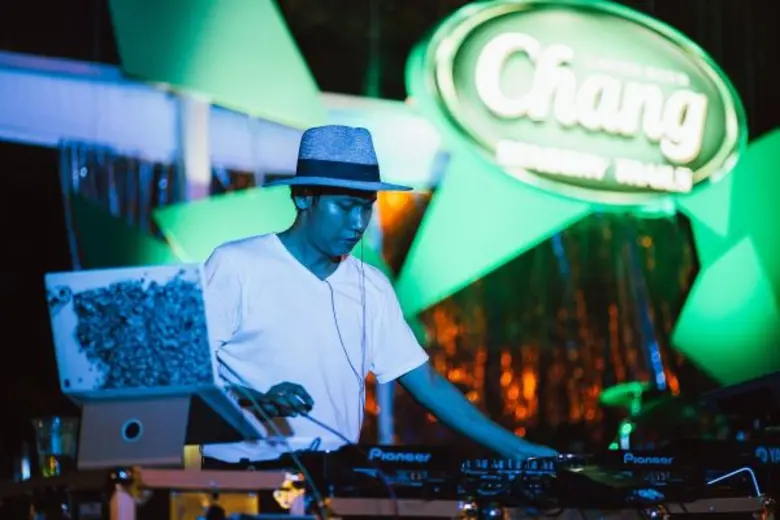 “แบรนด์ช้าง” เปิดโกลบอลแคมเปญ “ช้าง เซนซอรี่ เทรลส์” ชวนคนทั่วโลกสัมผัสประสบการณ์รูปแบบใหม่ของอาหารไทย ลิ้มรสอาหารไทยในอีเว้นท์เพลย์กราวน์สุดชิค ณ 3 ไอคอนนิคซิตี้ ได้แก่ สิงคโปร์ นครลอสแองเจิลลิส และกรุงลอนดอน