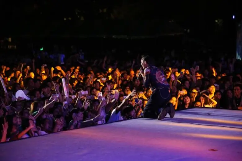 'GET 102.5’ ส่งมอบความสนุก จัดศิลปิน 'POLYCAT’ ร่วมกิจกรรม Freshy Fest : Get Inspiration @ ม.เกษตร