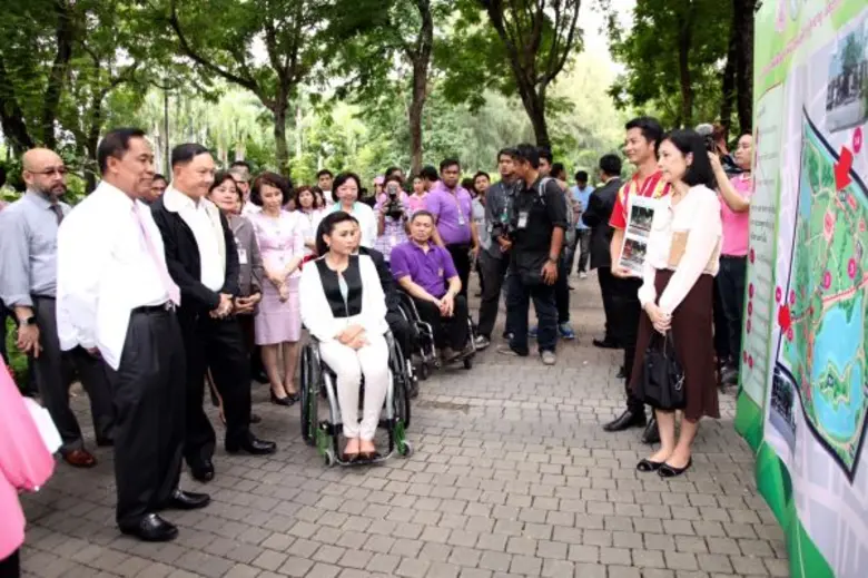 พม. จับมือ กทม. สำรวจพื้นที่สวนลุมฯ เดินหน้าปรับปรุงสิ่งอำนวยความสะดวกที่เอื้อต่อคนพิการ ผู้สูงอายุ  และทุกคนในสังคม ตั้งเป้าพื้นที่นำร่องแล้วเสร็จภายใน 6 เดือน