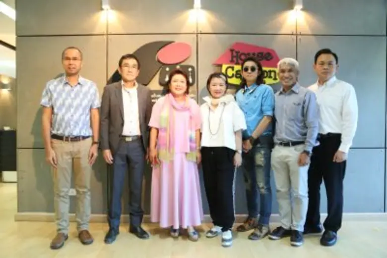 ปริพันธ์ หนุนภักดี กรรมการผู้จัดการ และ ธ...