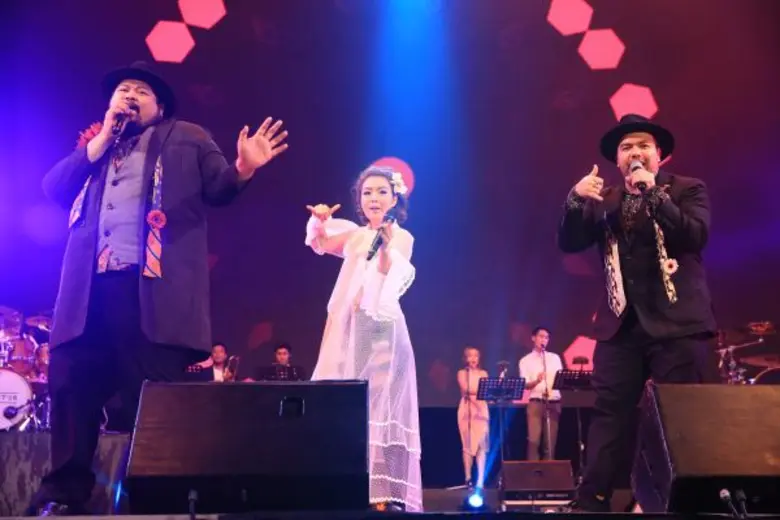 ไวท์เฮ้าส์คอนเสิร์ต ฮาปลิ้น ฟินเว่อร์ ได้เจอศิลปินยกบ้าน