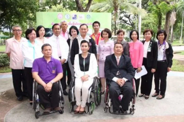 พม. จับมือ กทม. สำรวจพื้นที่สวนลุมฯ เดินห...