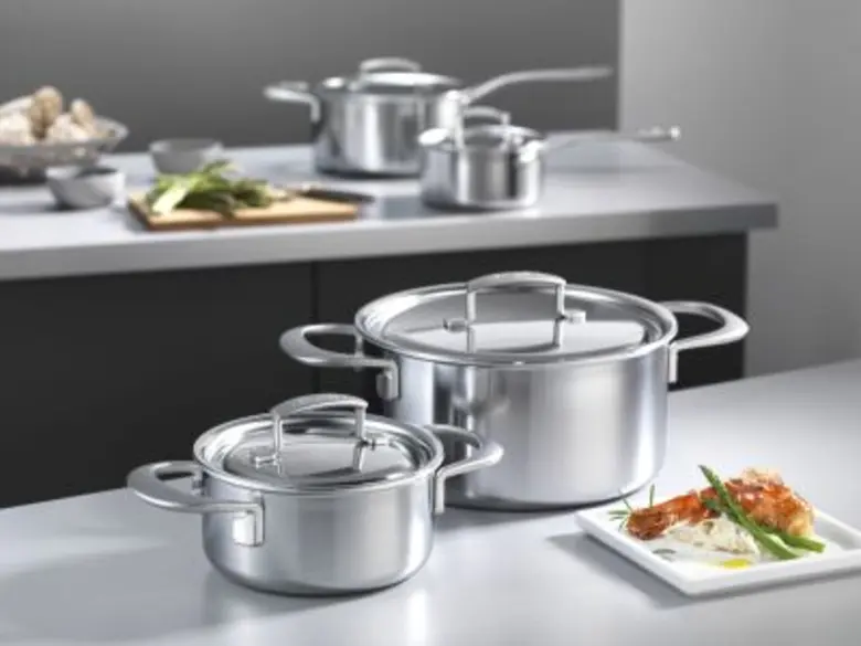 สวิลลิง เจ.เอ.เฮงเคิลส์ (ZWILLING J.A. HE...