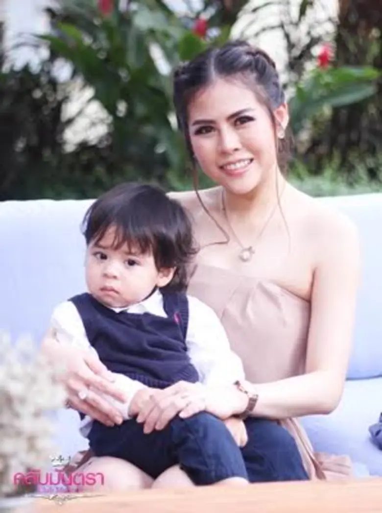 ทีวีไกด์: รายการ "คลับมันตรา" เจ้าแม่แอร์เมส “หมอของขวัญ” สละกระเป๋า 200 ใบ เพื่อผู้ชาย!! ดวงใจตัวน้อย