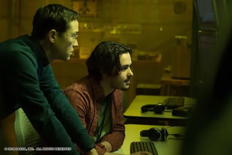 โจเซฟ กอร์ดอน-เลวิตต์ ถ่ายทอดมุมมองที่แตกต่างใน Snowden 6 ตุลาคมนี้ในโรงภาพยนตร์